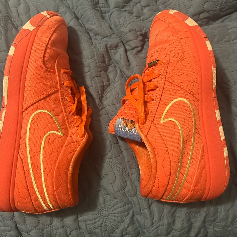 Nike Book 1